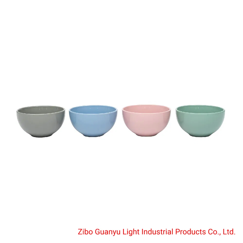 釉薬の強い陶器のボウル。カラフルな釉薬のシリアルボウル